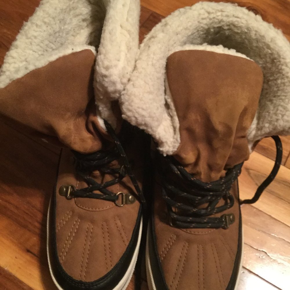 Aldo water proof lace up boots brown with partial faux Sherpa lining size 7
